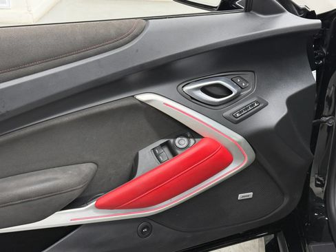 Used 2022 Chevrolet Camaro ZL1 RWD image 27