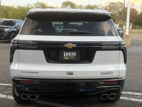 Used 2025 Chevrolet Traverse High Country FWD image 5
