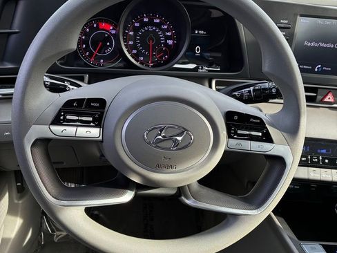 Used 2023 Hyundai Elantra SEL image 22