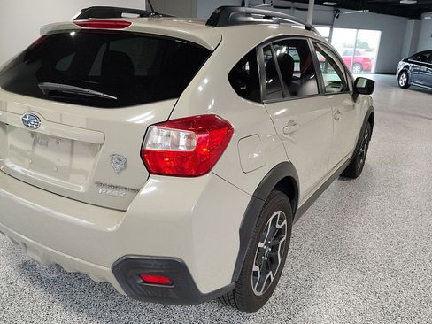 Used 2017 Subaru Crosstrek 2.0i Premium AWD/4WD image 6