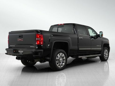 Used 2018 GMC Sierra 2500 Denali image 5