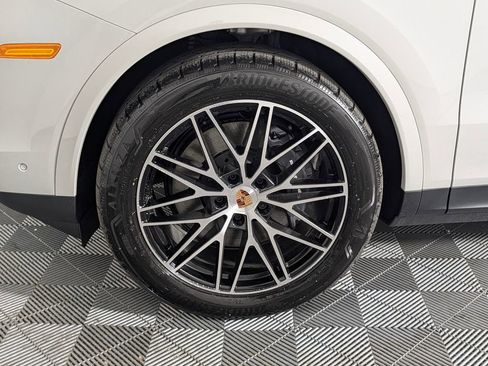 New 2026 Porsche Cayenne Coupe AWD/4WD image 11