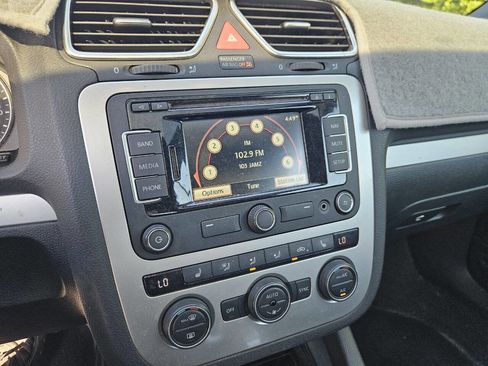 Used 2015 Volkswagen Eos Komfort image 21