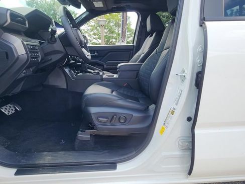 Used 2025 Toyota Tacoma TRD Sport w/ TRD Sport Premium Package AWD/4WD image 10