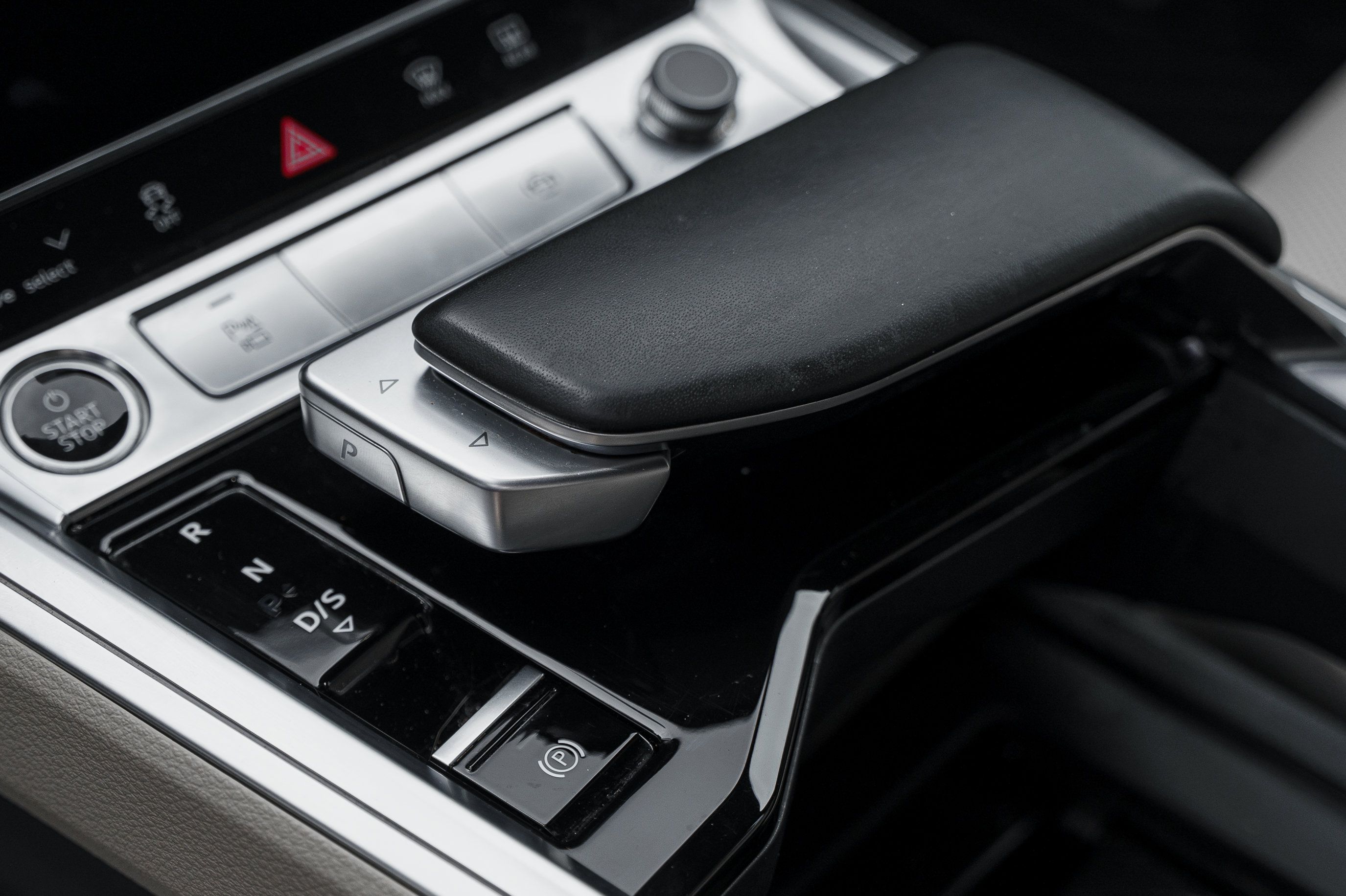 Used 2023 Audi e-tron Prestige w/ Prestige Package AWD/4WD image 9