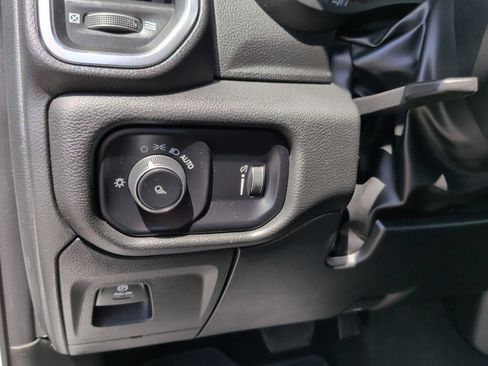 Used 2024 RAM 1500 Laramie AWD/4WD image 19