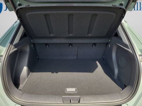 Used 2024 Hyundai Kona Limited AWD/4WD image 19