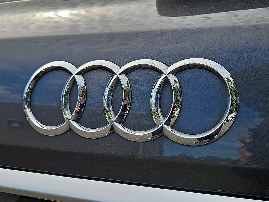 Used 2023 Audi Q7 3.0T Premium AWD/4WD image 35