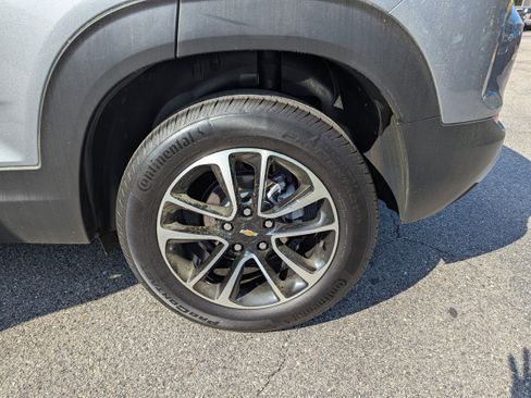 Used 2025 Chevrolet TrailBlazer LT AWD/4WD image 29