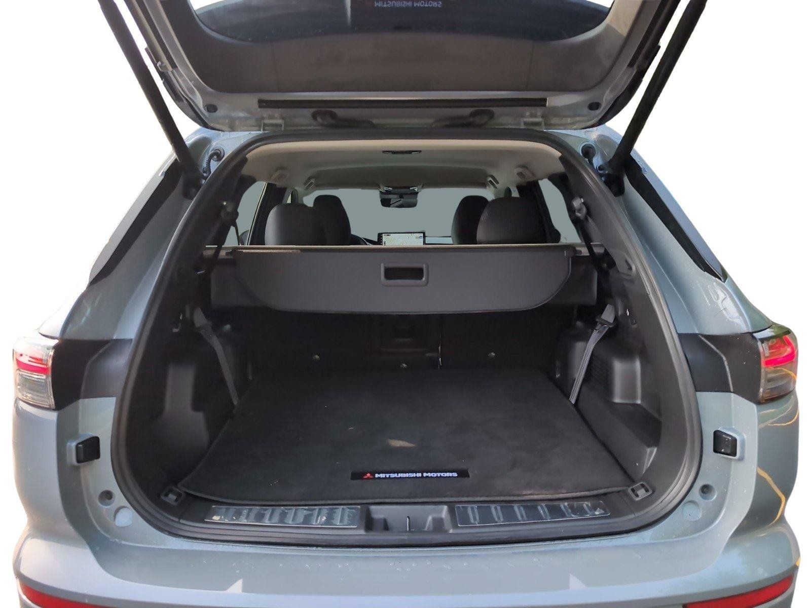 Used 2026 Mitsubishi Outlander SE AWD/4WD image 5