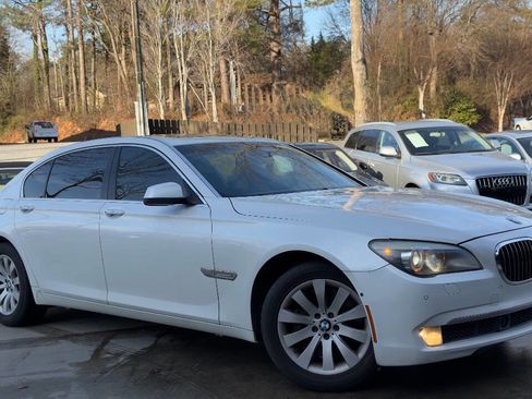 Used 2009 BMW 750Li image 2
