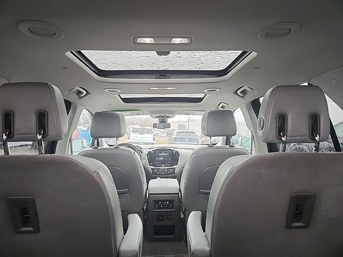 Used 2018 Chevrolet Traverse LT image 15