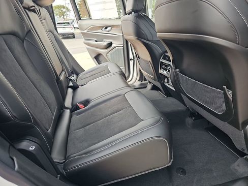 New 2026 Jeep Grand Cherokee Laredo image 11