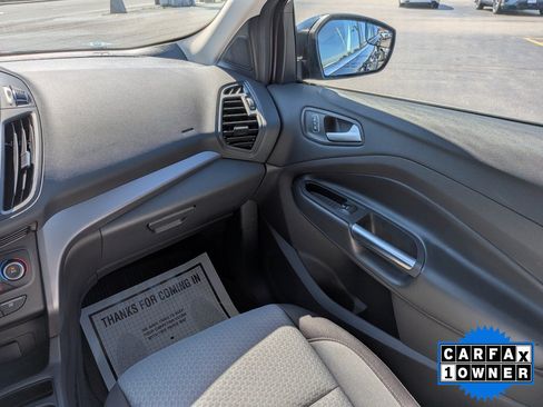 Used 2018 Ford Escape SE w/ SE Sync 3 Package AWD/4WD image 18