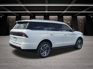 New 2026 Lincoln Navigator Premiere AWD/4WD video 2