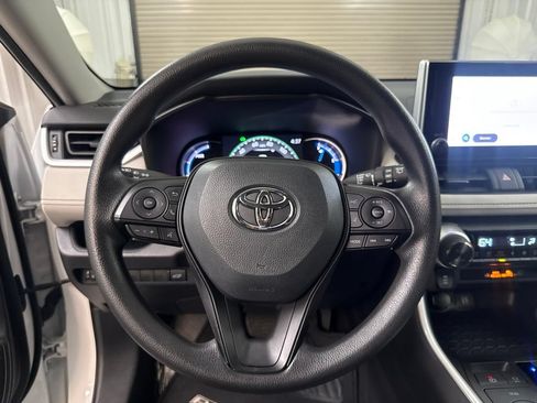 Used 2025 Toyota RAV4 XLE w/ Convenience Package AWD/4WD image 29