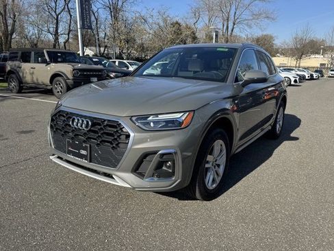 Used 2023 Audi Q5 2.0T Premium w/ Convenience Package image 8