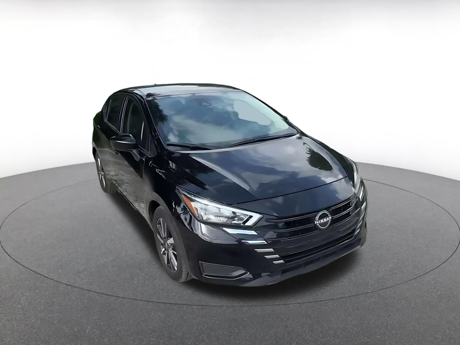 Used 2025 Nissan Versa SV FWD image 3