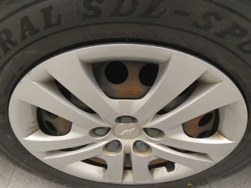 Used 2020 Chevrolet Sonic LT image 31