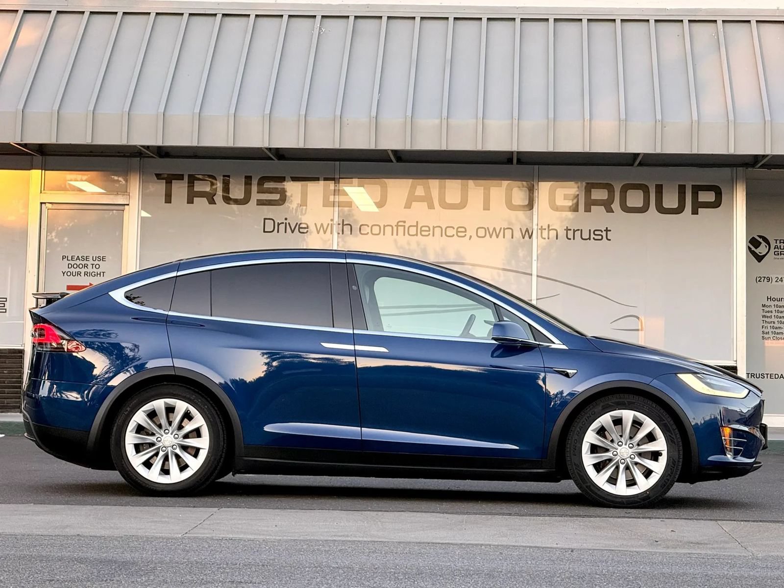 Used 2020 Tesla Model X Long Range AWD/4WD image 5