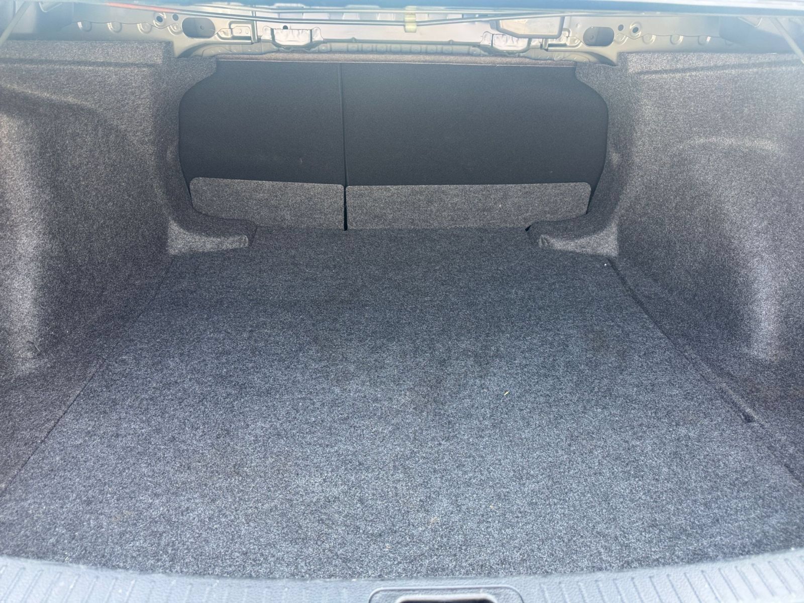 Used 2025 Toyota Corolla LE FWD image 29