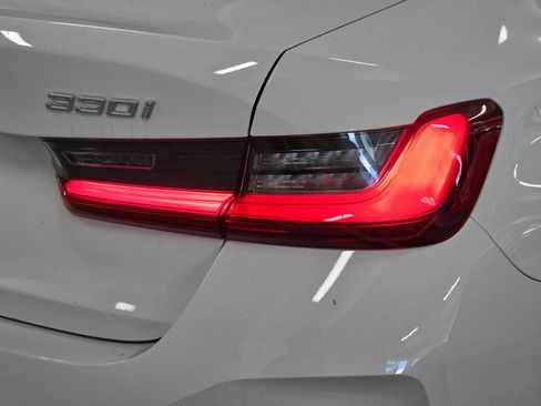 Used 2025 BMW 330i Sedan w/ Convenience Package image 30