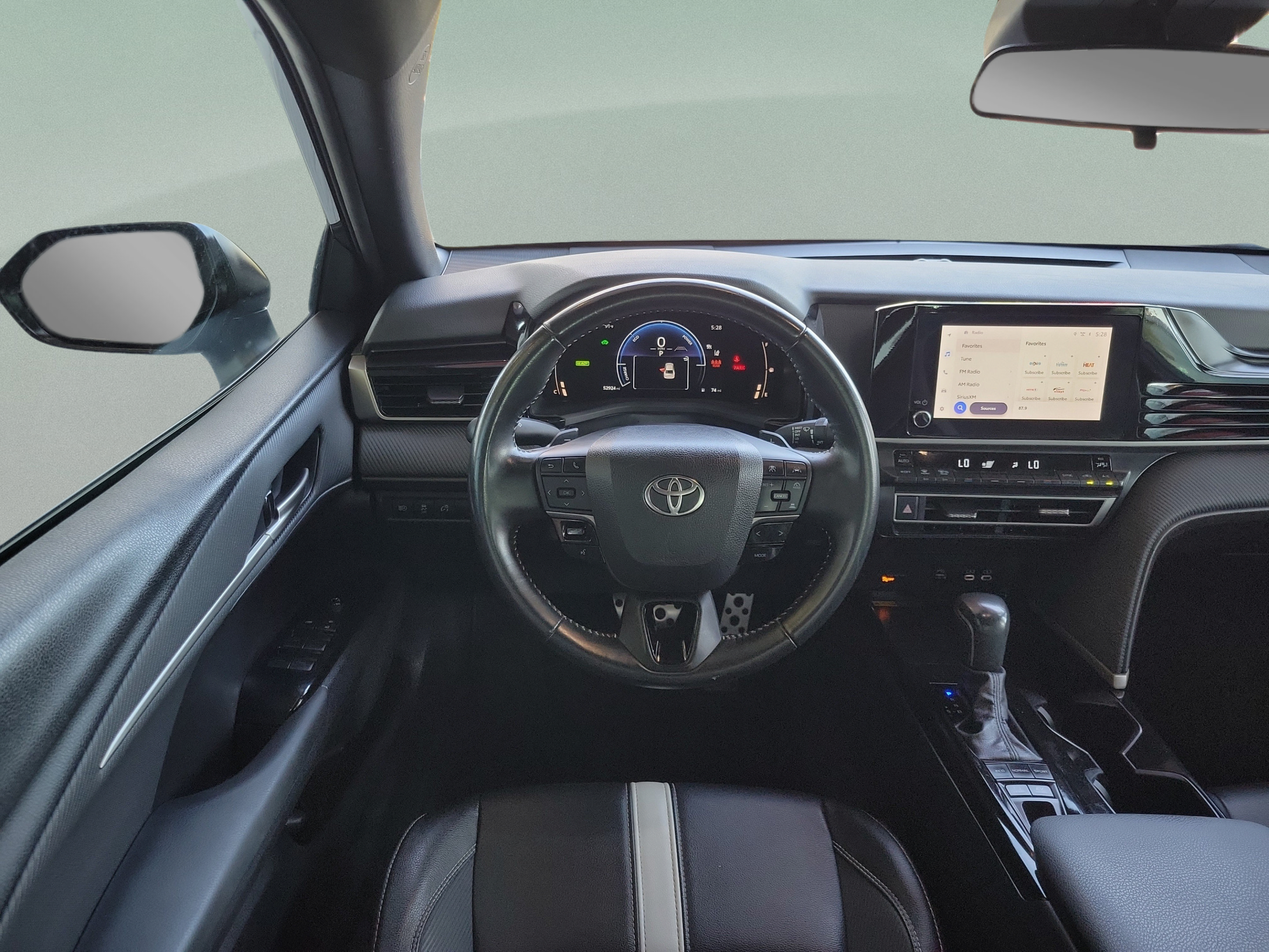 Used 2025 Toyota Camry SE FWD image 21
