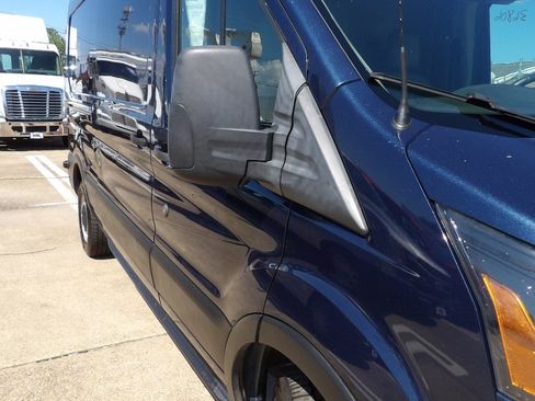 Used 2019 Ford Transit 250 148 Medium Roof RWD image 7
