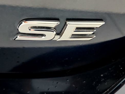 Used 2018 Toyota Camry SE w/ Audio Package FWD image 14