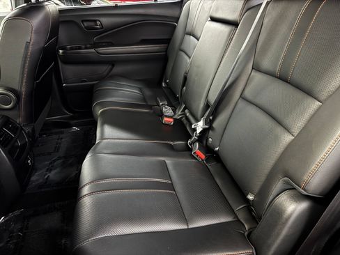 Used 2023 Honda Passport TrailSport image 12