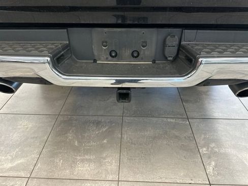 Used 2019 RAM 1500 Laramie AWD/4WD image 9