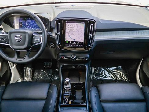 Used 2026 Volvo XC40 B5 Ultra w/ Climate Package image 14