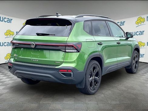 Used 2025 Volkswagen Taos SE AWD/4WD image 6
