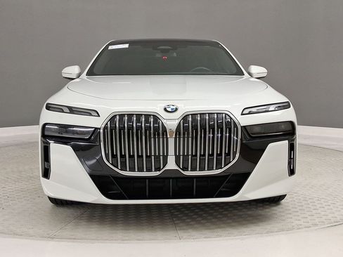 Used 2023 BMW 740i RWD image 6