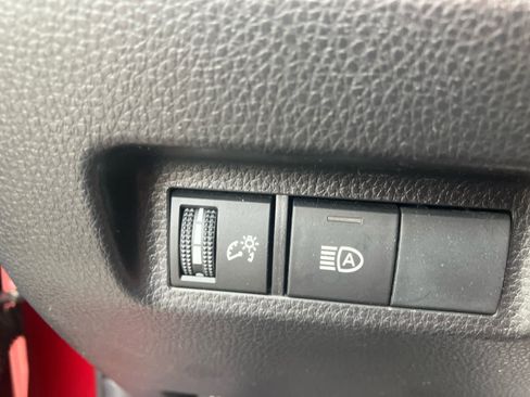 Used 2022 Toyota RAV4 LE AWD/4WD image 13