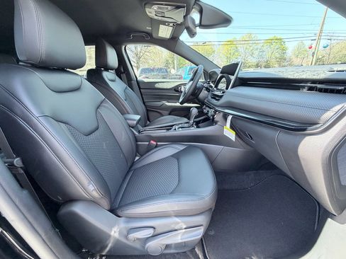 New 2026 Jeep Compass Latitude image 21