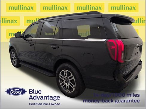 Used 2025 Ford Expedition Active RWD image 9