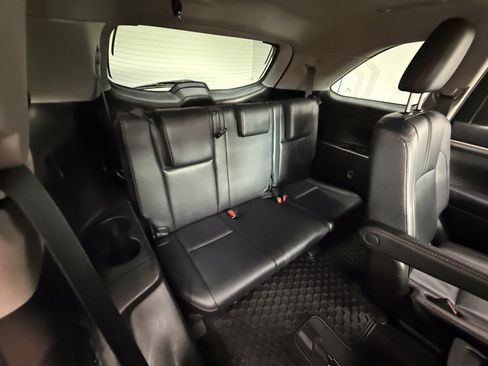 Used 2019 Toyota Highlander XLE AWD/4WD image 22