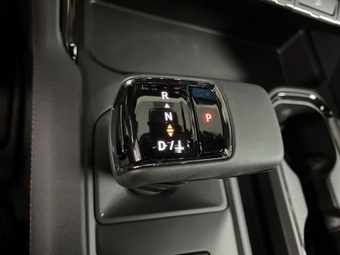 New 2026 GMC Sierra 1500 AT4 w/ AT4 Premium Package AWD/4WD image 16