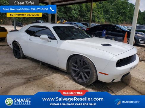 Used 2016 Dodge Challenger R/T Scat Pack w/ Leather Interior Group RWD image 5