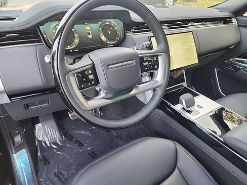 New 2025 Land Rover Range Rover SE image 15