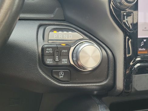 Used 2022 RAM 1500 Laramie AWD/4WD image 30