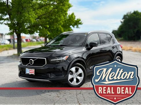 Used 2022 Volvo XC40 T5 Momentum AWD/4WD image 1