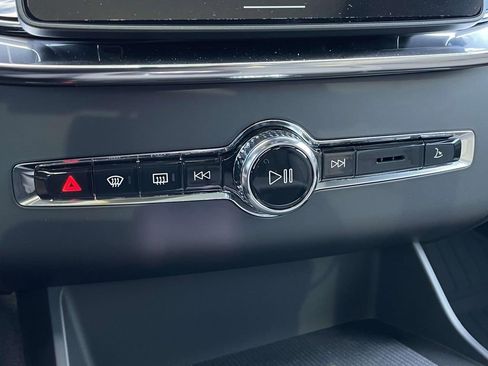 New 2026 Volvo XC90 B6 Plus w/ Protection Package Premier image 20