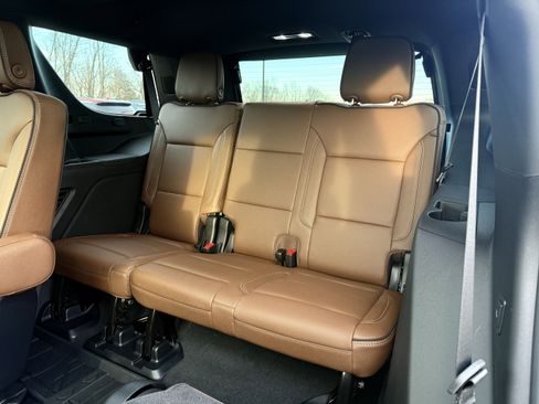 New 2025 Chevrolet Tahoe High Country AWD/4WD image 18