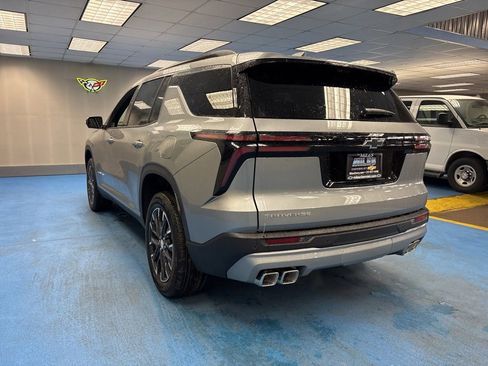 New 2026 Chevrolet Traverse LT w/ Sun and Wheel Package FWD image 10