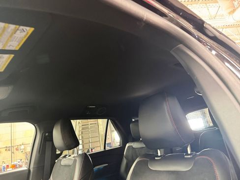 Used 2025 Ford Explorer ST image 39