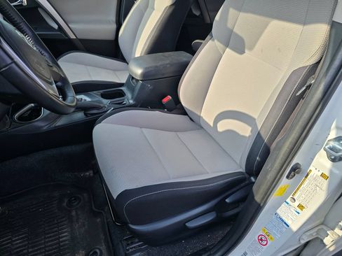 Used 2016 Toyota RAV4 XLE AWD/4WD image 16