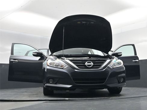 Used 2017 Nissan Altima 2.5 SV w/ Convenience Package image 31