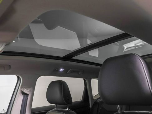 Certified 2024 Volkswagen Taos SEL image 34